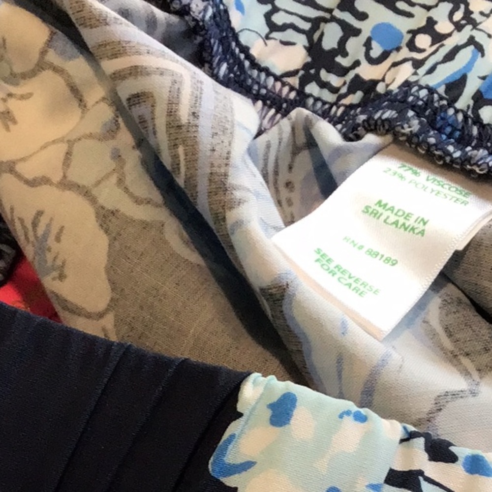 Lilly Pulitzer Navy, Light Blue & White Floral palazzo pants - Picture 3 of 3